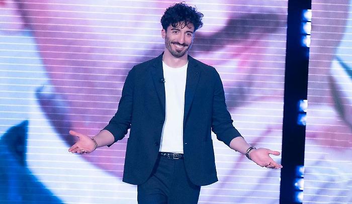 Chi &egrave; Samuel Peron, il ballerino che prende il posto di Angelo Madonia: il ritorno a Ballando con le stelle, la moglie e gli inizi