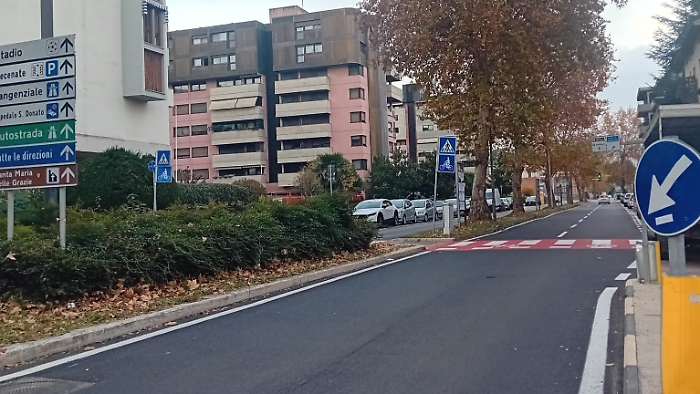 Asfalti di fine anno, la mappa dei lavori anti buche e quanto costano. In via Calamandrei cantiere di notte