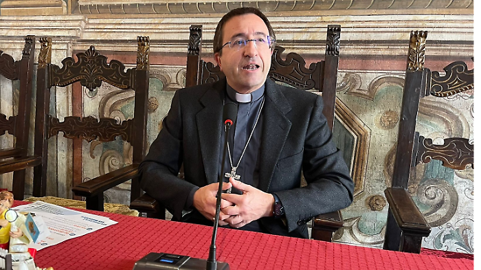 Il vescovo Andrea Migliavacca
