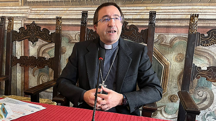 Il vescovo Andrea Migliavacca