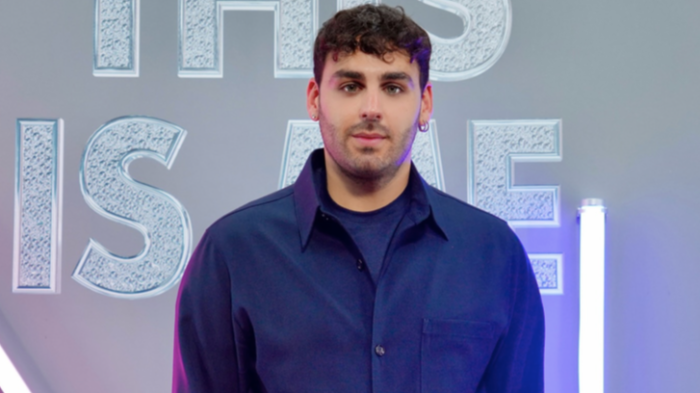 Chi &egrave; Alberto Urso: gli esordi a Ti lascio una canzone, la vittoria ad Amici e il brano per la nonna a Sanremo