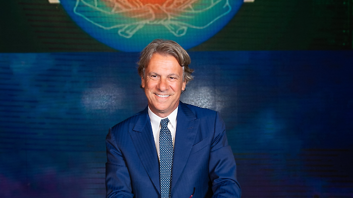 Quarta repubblica stasera in tv luned&igrave; 23 dicembre: ospiti, interviste e anticipazioni del talk show con Nicola Porro