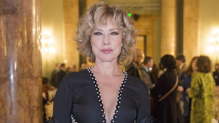 Nancy Brilli, chi &egrave; l'attrice ospite a La volta buona: dall'inizio della carriera grazie a un'amica agli amori e la malattia