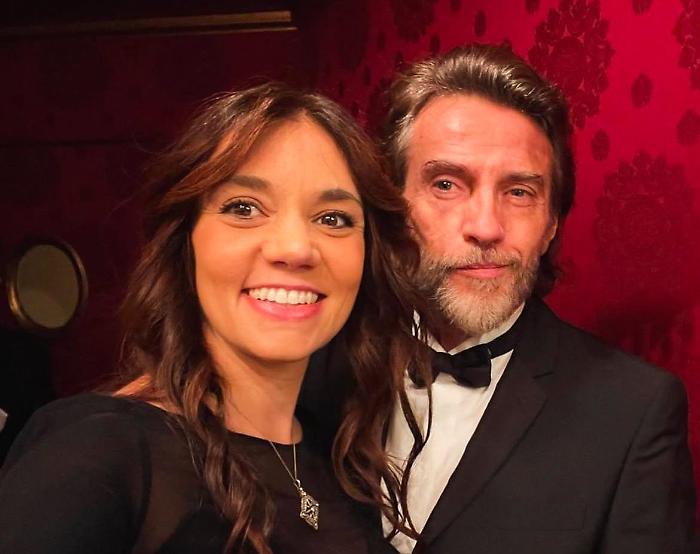 Alessio Boni, chi &egrave; il Conte Monaldo nella serie Rai su Leopardi: il terzo figlio a 58 anni e la storia con Nina Verdelli 18 anni pi&ugrave; giovane