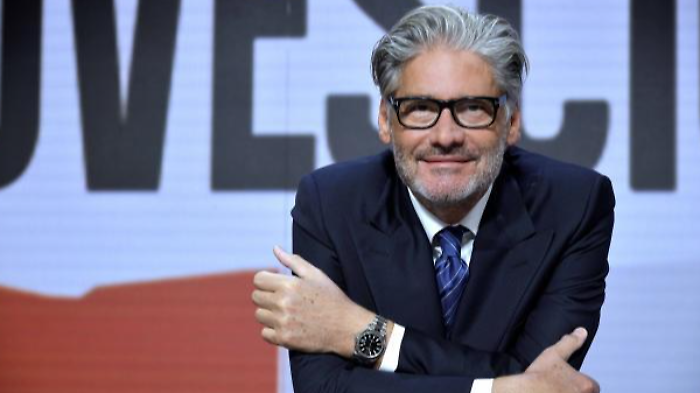 Dritto e rovescio stasera in tv gioved&igrave; 9 gennaio su Rete 4: inchieste, ospiti e interviste del programma di Paolo Del Debbio