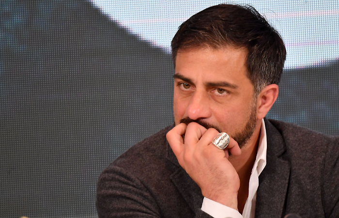 Simone Montedoro ospite da Caterina Balivo su Rai 1 a La Volta Buona: dal successo con Don Matteo alla sfida superata con la malattia