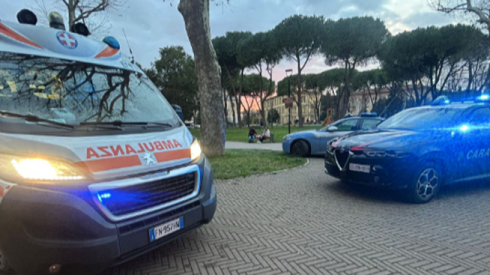Furibonda lite tra due stranieri, si prendono a morsi a Campo di Marte