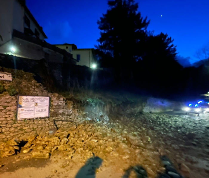 Crollo di un muro a Bibbiena