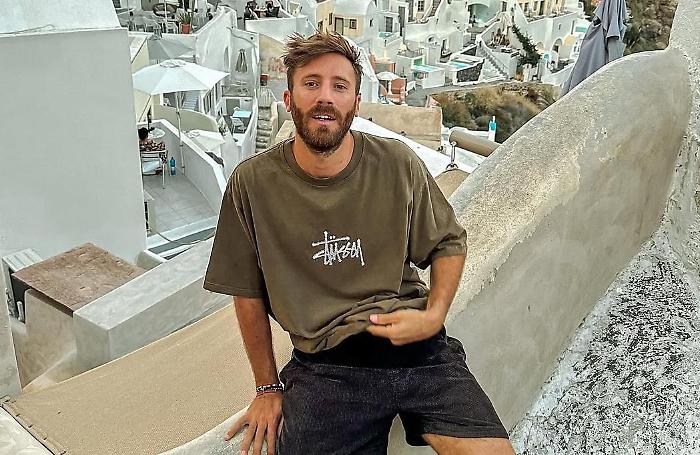 Nicol&ograve; De Deviitis, chi &egrave; l'ospite di Verissimo. Da fotografo di biciclette alla ribalta dei social e della tv 