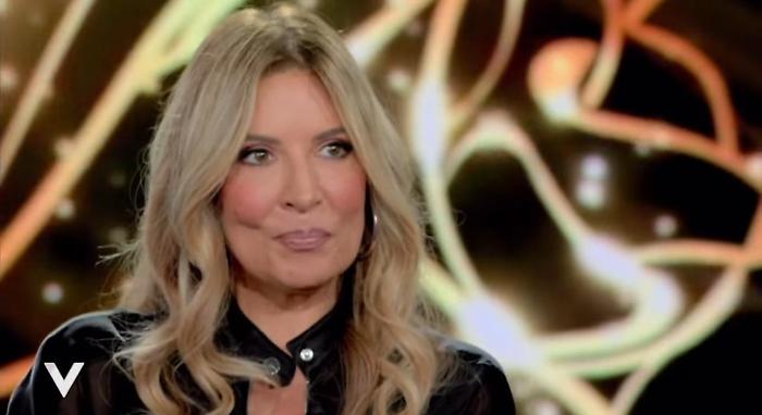 Selvaggia Lucarelli torna sul caso del fidanzato Lorenzo Biagiarelli a Verissimo: "Eravamo su due piani opposti. Si &egrave; isolato dalla realt&agrave;". E su Chiara Ferragni...