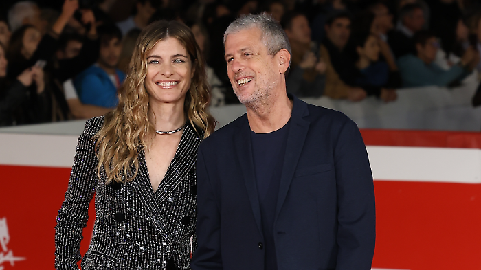 Vittoria Puccini arriva stasera in tv, luned&igrave; 24 febbraio, su Rai 1 con la fiction Belcanto: dal matrimonio con Alessandro Preziosi alla relazione con Fabrizio Lucci