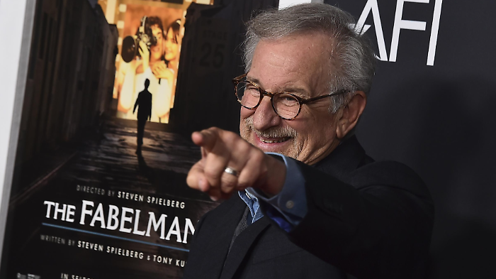 The Fabelmans, cosa c'&egrave; di vero (e cosa no) nel film di Steven Spielberg ispirato alla sua vita: dal divorzio dei genitori all'antisemitismo