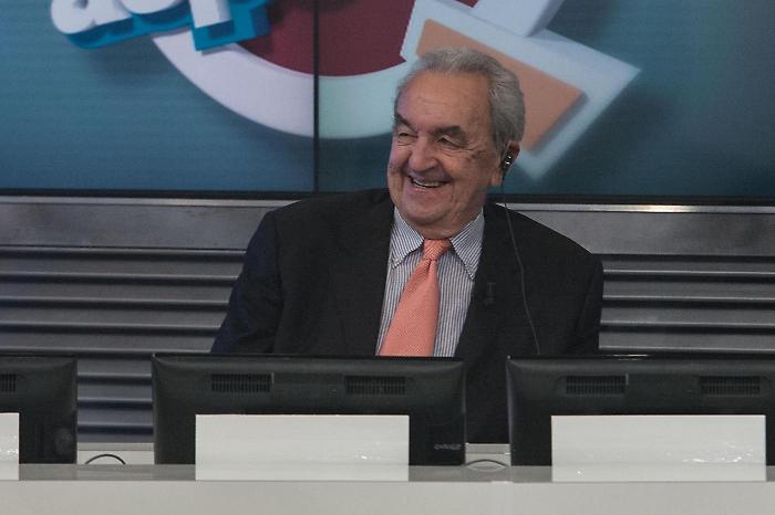 Addio a Bruno Pizzul, quell'aneddoto sul debutto in telecronaca: "Iniziai in ritardo. Il motivo? Beppe Viola". Il racconto 