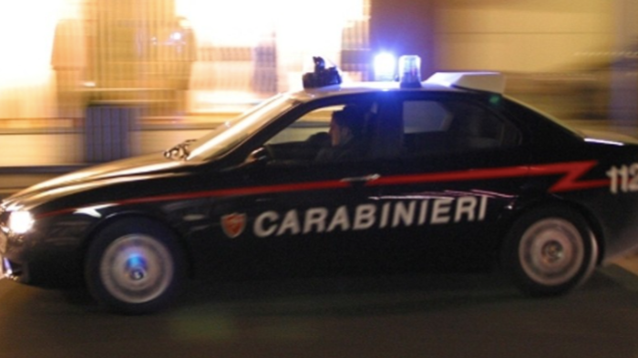Ladro cade da viadotto di 30 metri per sfuggire ai carabinieri: ferito. In arresto insieme ad altri tre