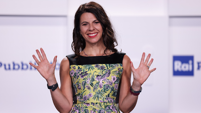 Splendida Cornice stasera in tv gioved&igrave; 13 marzo su Rai 3: ecco gli ospiti del programma di Geppi Cucciari