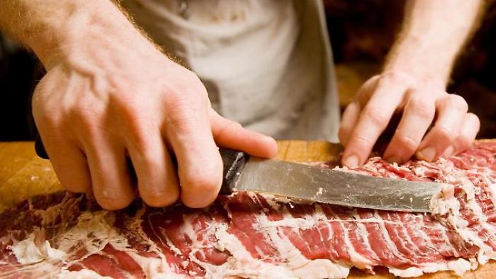 Arezzo, cercansi dai 50 agli 80 macellai. Parte il corso di Confcommercio