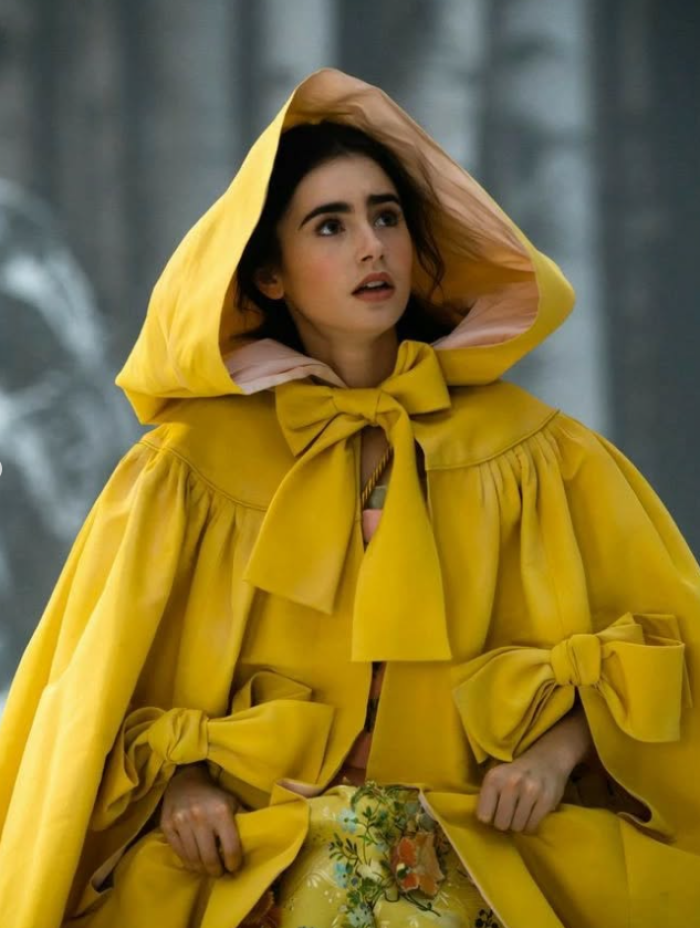 Lily Collins nei panni di Biancaneve