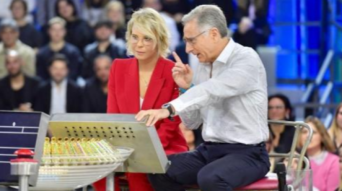 Avanti un altro! By night stasera in tv gioved&igrave; 27 marzo su Canale 5: ospite in studio Maria De Filippi e Angelo Pintus 