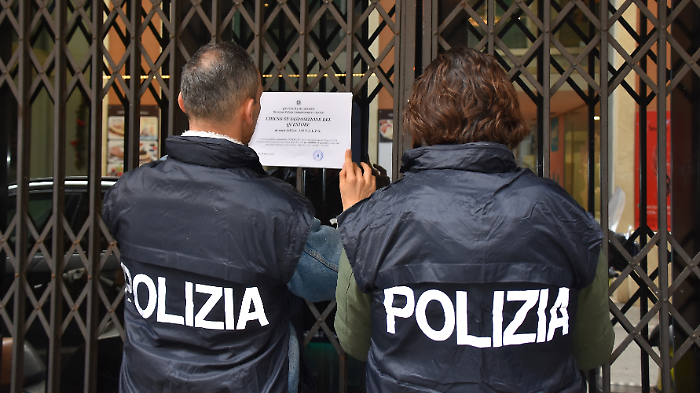 Arezzo, sospesa per 15 giorni la licenza di una discoteca del centro: motivi di ordine pubblico