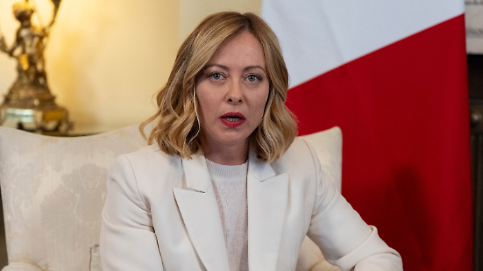 Giorgia Meloni ha scelto un'azienda del Casentino per i nuovi arredi di Palazzo Chigi. "Siamo onorati, opportunità unica e stimolante". Fornitura di divani e poltrone artigianali