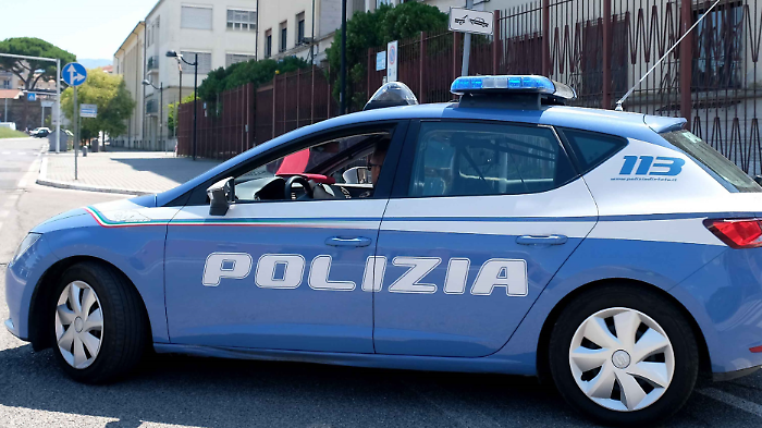 Ruba in una profumeria di Arezzo: scatta il foglio di via, per due anni non potrà tornare ad Arezzo