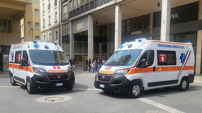 Si chiamano Papa 115 e Papa 116 le due nuove ambulanze della Croce Bianca donate da benefattori e operative da oggi