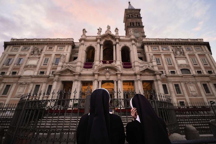 Dopo oltre 3 secoli un nuovo papa sepolto a Santa Maria Maggiore: chi sono gli altri e la tomba di Francesco