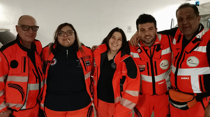 La squadra dei "nottambuli" intervenuta in A1 per la maxi emergenza con oltre 60 persone coinvolte, il grazie della Croce Bianca ai soccorritori