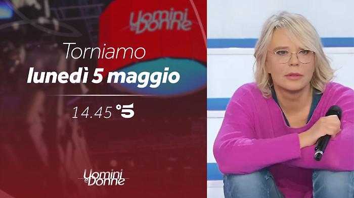 Uomini e Donne non va in onda oggi gioved&igrave; 1&deg; maggio e torna luned&igrave;. Sui social nasce la polemica: "Siamo indietro con le registrazioni e fate anche ponte? No comment"