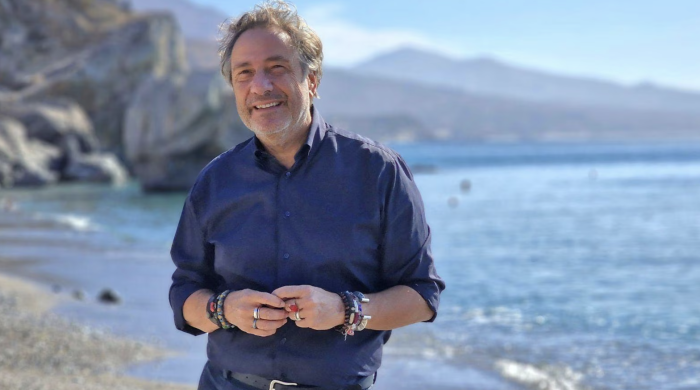 Sapiens - Un solo pianeta con Mario Tozzi torna stasera in tv su Rai 3:  sei nuove puntate tra scienza, disastri e consapevolezza