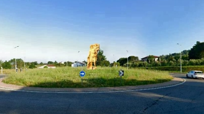 Lettera al sindaco firmata da personalità della cultura: "Copia della statua del dio Silvano sulla rotatoria di Rigutino"