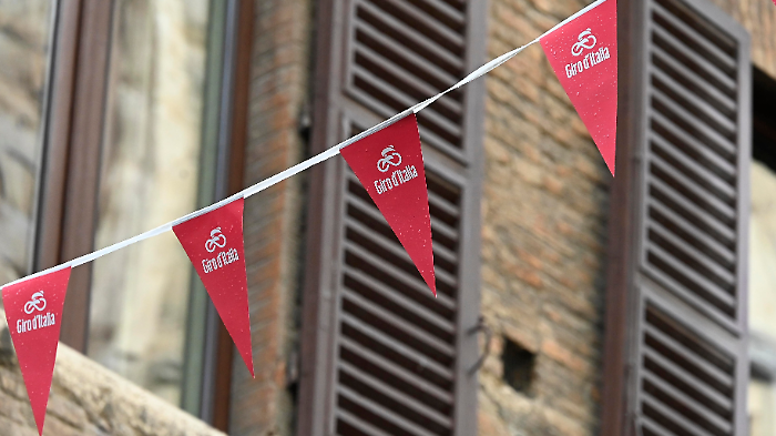 Arriva il Giro d'Italia: la tappa Gubbio-Siena attraversa l'Aretino lungo le strade di Cortona e Foiano. Orari e percorsi