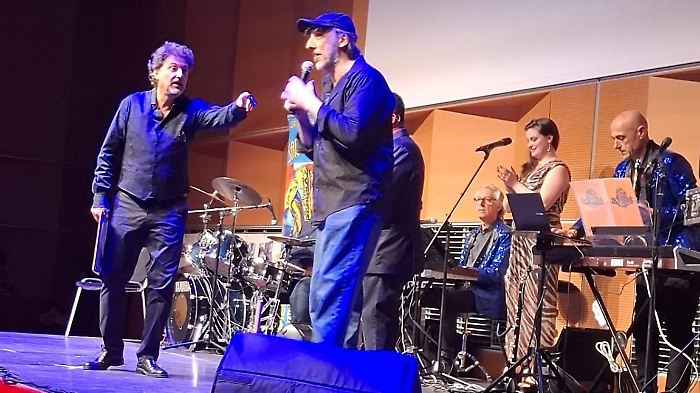 Pieraccioni for Africa, la serata benefica con 800 spettatori e la sorpresa Ceccherini