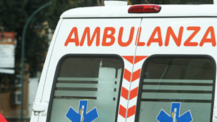 Muore a 39 anni travolto da un'auto sulla Sr71: 19enne al volante ha perso il controllo della macchina
