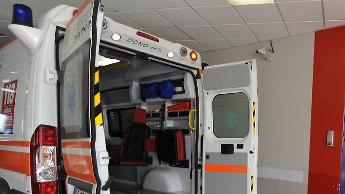 Scontro tra moto e auto alle porte di Arezzo: ferito trasportato all'ospedale San Donato