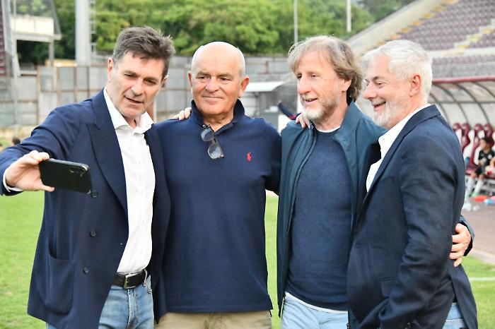 Menchino Neri con gli ex compagni di squadra