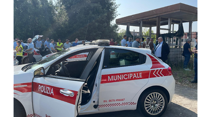 Maxi blitz alla Lebole