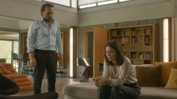 La casa dei misteri arriva la serie tv franco-belga su Rai 2, domenica 15 giugno: una coppia viene aggredita da un uomo incappucciato. Scopri le anticipazioni