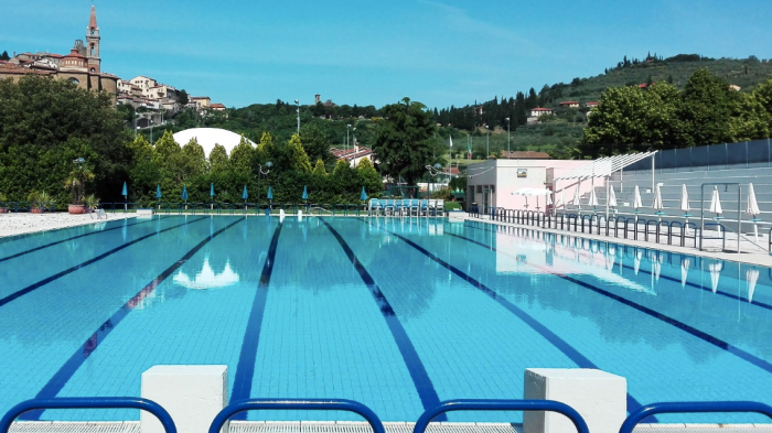 Attesa per la riapertura della piscina in ritardo con la bella stagione, l'opposizione attacca su scelte e tempistica
