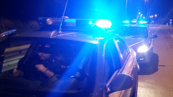 Tenta di palpeggiare una 14enne nella piazza della stazione: 29enne denunciato dalla polizia