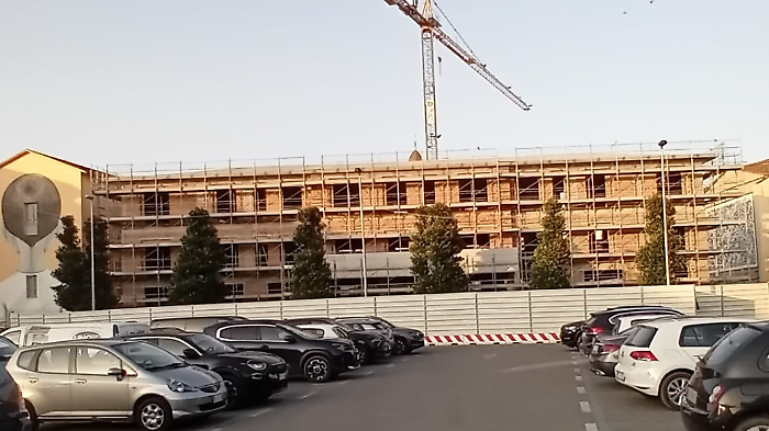 Ecco il Centro per l'impiego all'ex Cadorna. Prende forma l'edificio, i tempi per la conclusione dei lavori