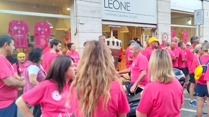 Di corsa all'alba per aiutare il Calcit. In 650 all'evento 6 alle 6: raccolti 2.580 euro
