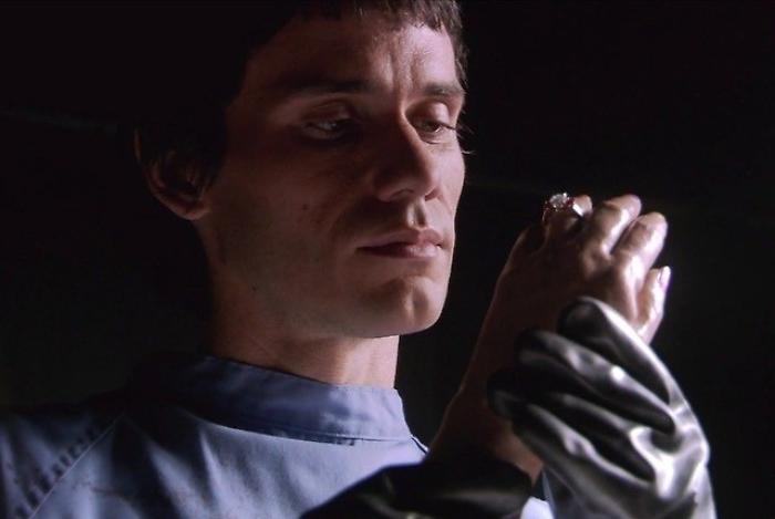 Dexter Resurrection: la serie torna l'11 luglio con un cast stellare, tra cui Uma Thurman e Peter Dinklage. Ma la domanda &egrave;: Brian Moser, interpretato da Christian Camargo, &egrave; davvero sparito per sempr