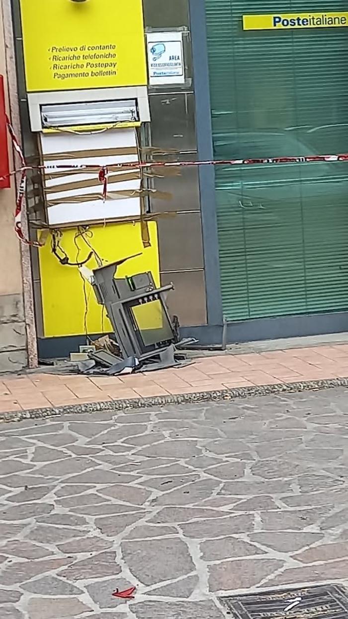 Il bancomat fatto saltare