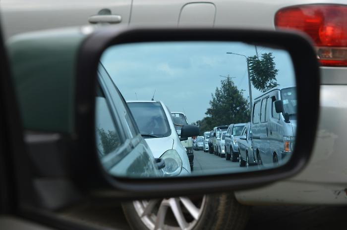 Automobili