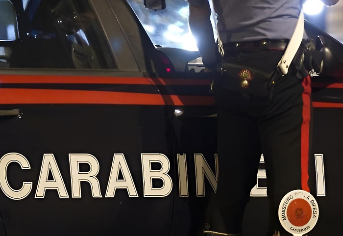 Denunciato corriere fermato sulla E45 mentre tentava una truffa