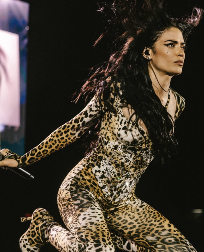 Elodie e la catsuit animalier di Roberto Cavalli. Come la stampa &egrave; diventata il simbolo del brand