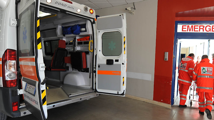 Investito lungo la  Sp 327, 69enne trasferito con l'elisoccorso al policlinico di Siena