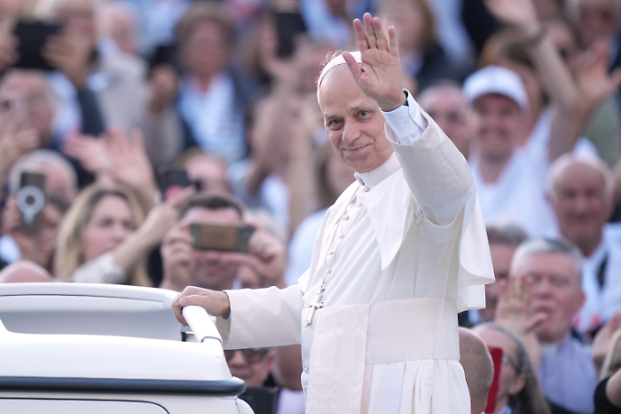 L'abbraccio di Arezzo a Papa Leone: 1.600 fedeli in piazza San Pietro per il Giubileo delle Diocesi toscane
