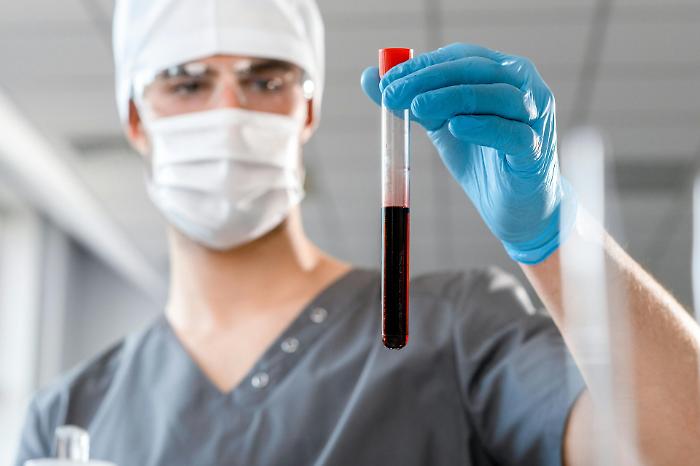 Lotta ai tumori, il sangue che parla: la rivoluzione di Galleri che promette di scoprire il cancro prima dei sintomi. A che punto siamo tra entusiasmo e dubbi